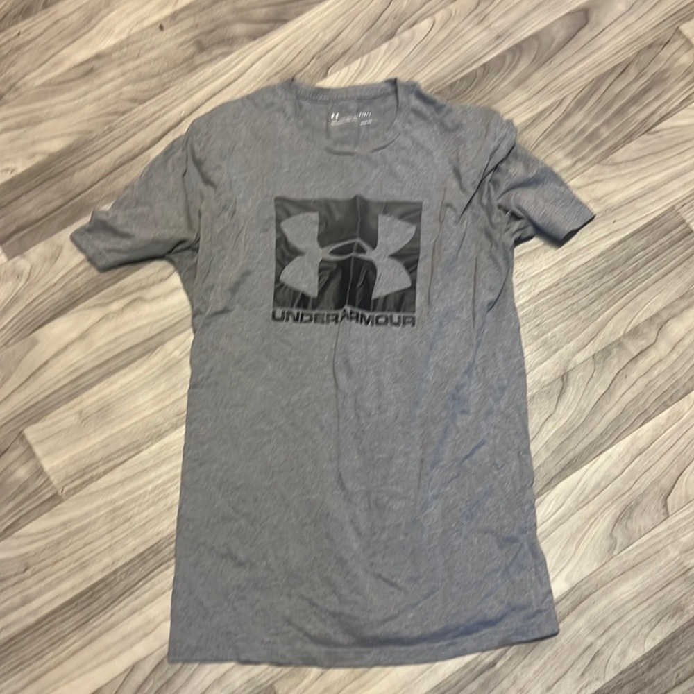 Under Armour T Shirt